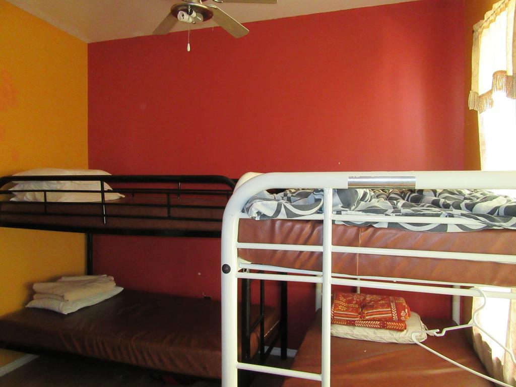 Turtle Hostel Victoria Kültér fotó