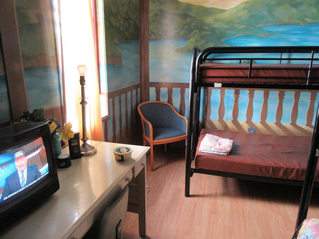 Turtle Hostel Victoria Kültér fotó