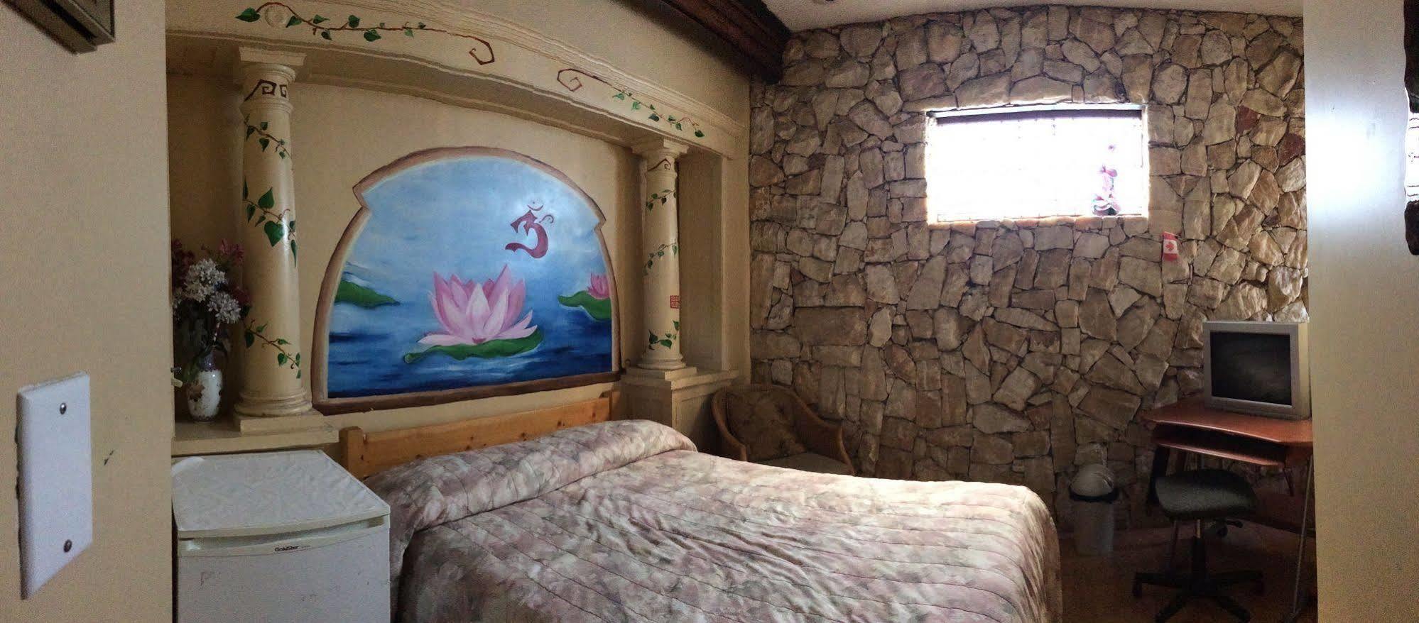 Turtle Hostel Victoria Kültér fotó